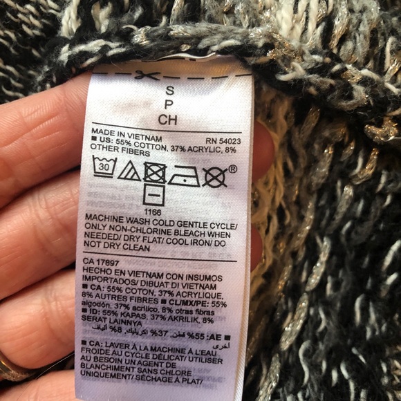 Old Navy fair isle sweater (S) - Picture 6 of 6